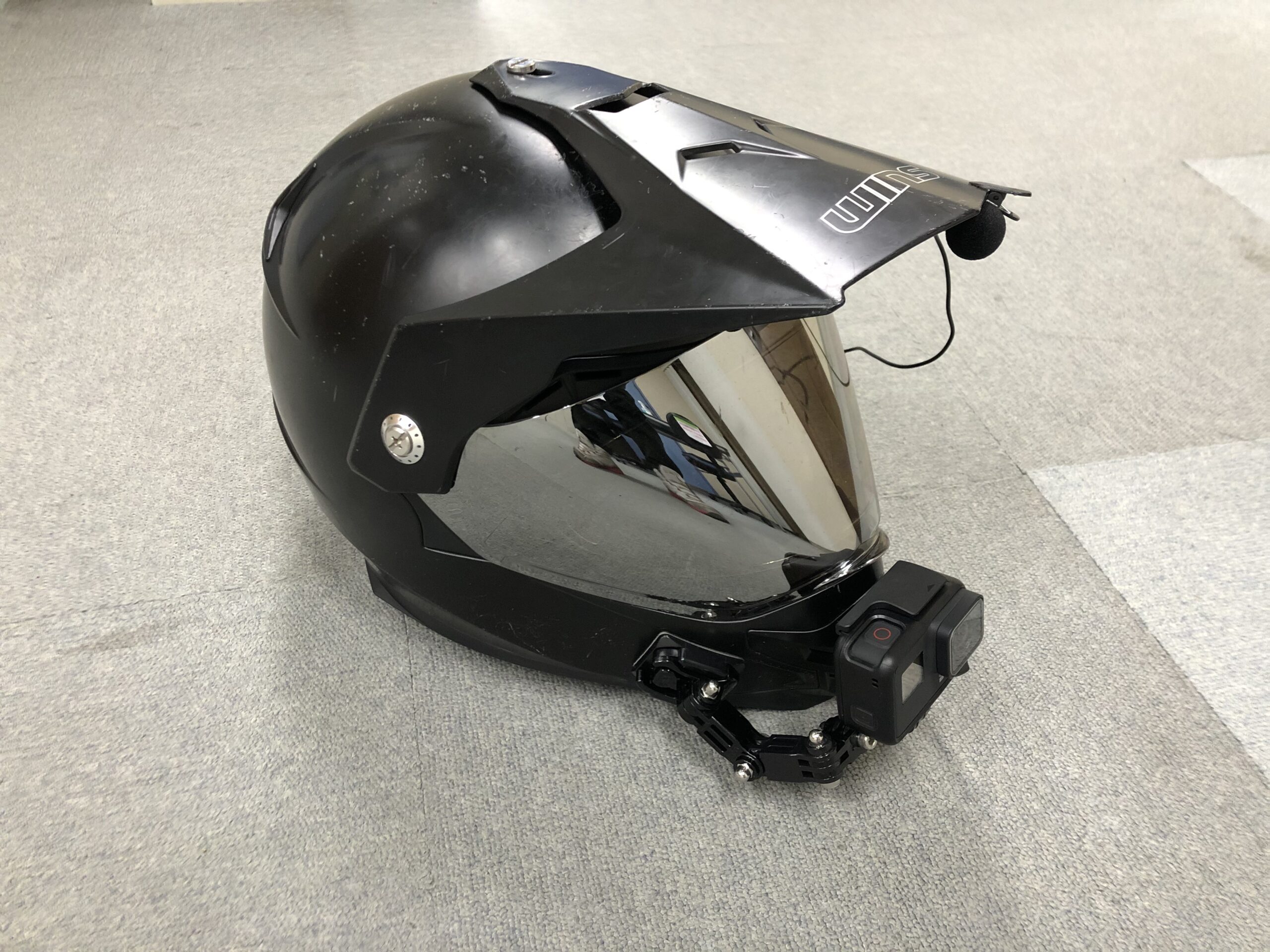 X-ROAD(シールド付オフロードヘルメット)にアクションカメラのGopro等を顎マウント(チンマウント)させる方法