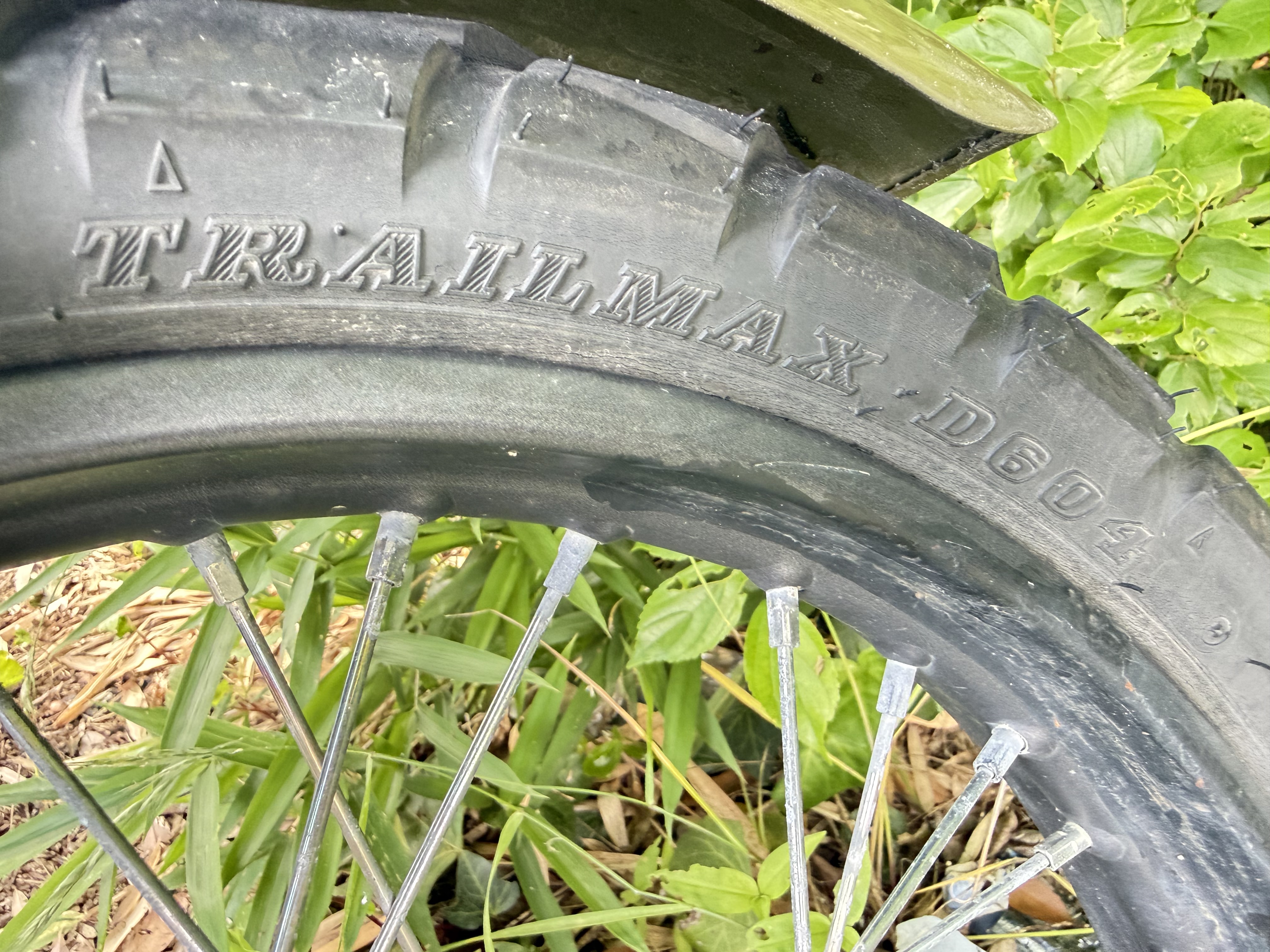 Dunlop D604 サイドウォール TRAILMAX 表記・アドベンチャーラインブランド名